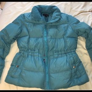 Land's end ski jacket in blue. Waist cinch feature